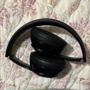Beats Solo 4 black